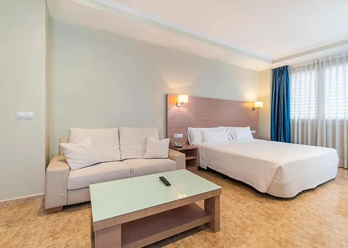 Alba Hotel 3*